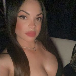 Meet your Posher, Lazara